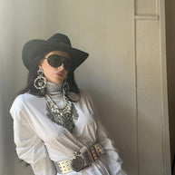 MAGLIA BIANCA CON SPALLINE