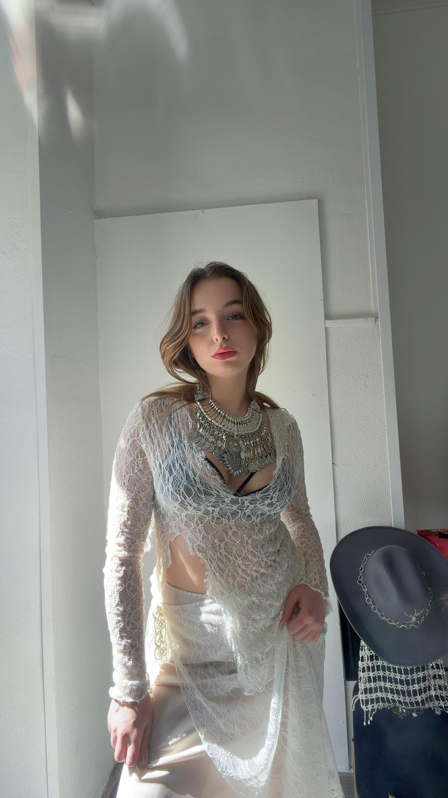 MAGLIA IN PIZZO ASIMMETRICO