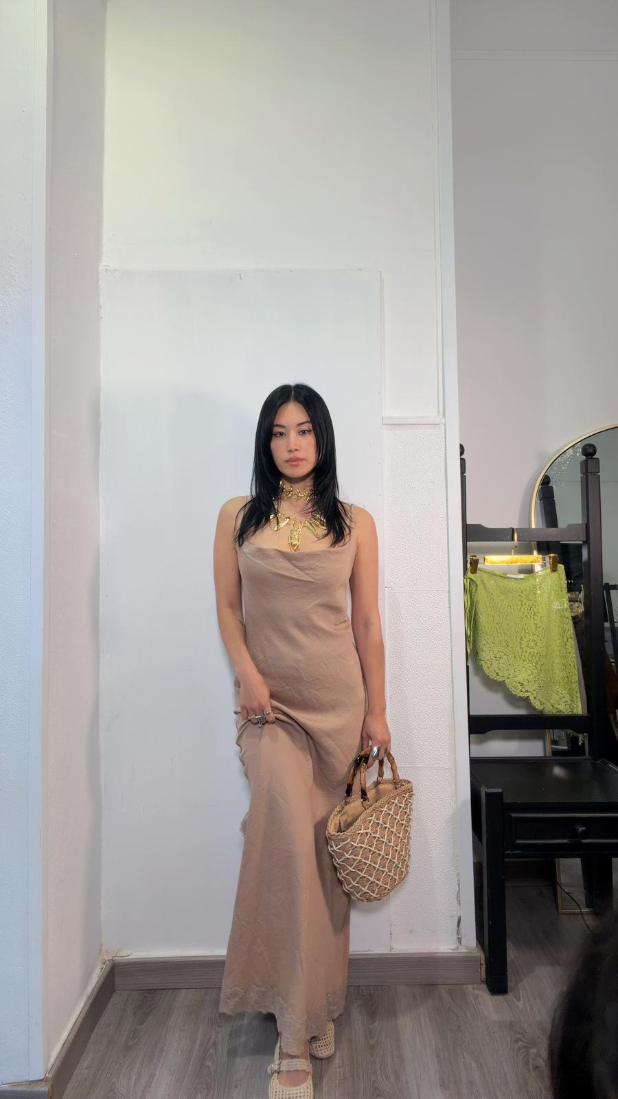 ABITO MINIMAL GODDES