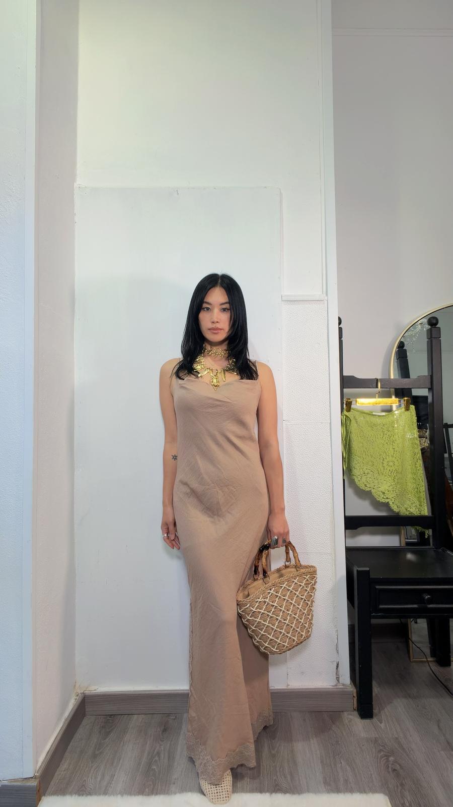 ABITO MINIMAL GODDES