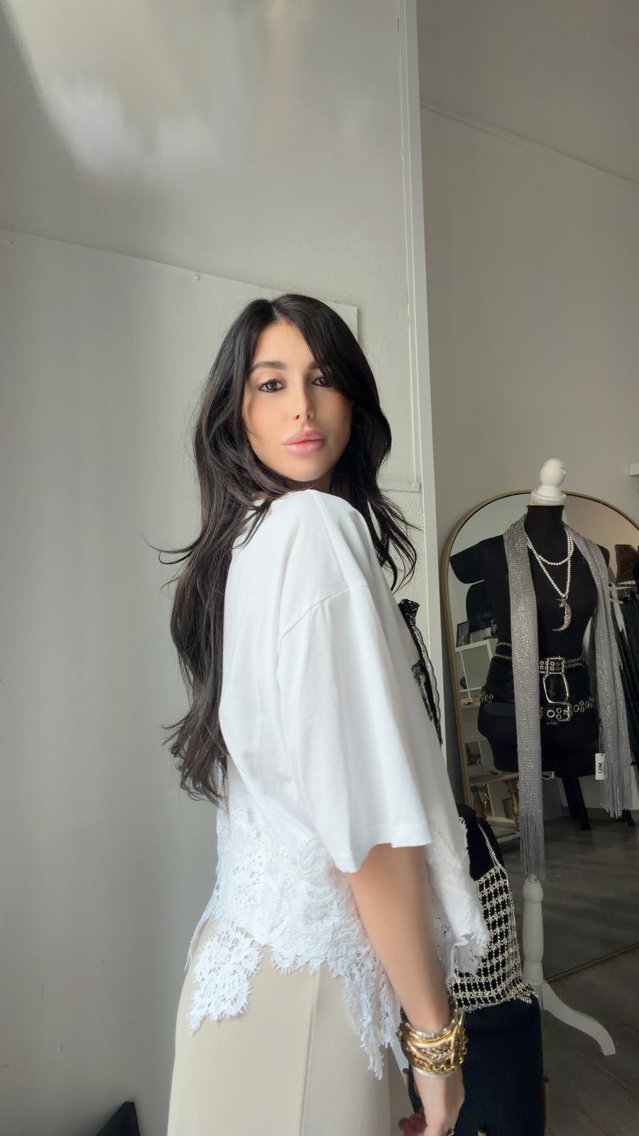 T-SHIRT ELEGANCE VIBES